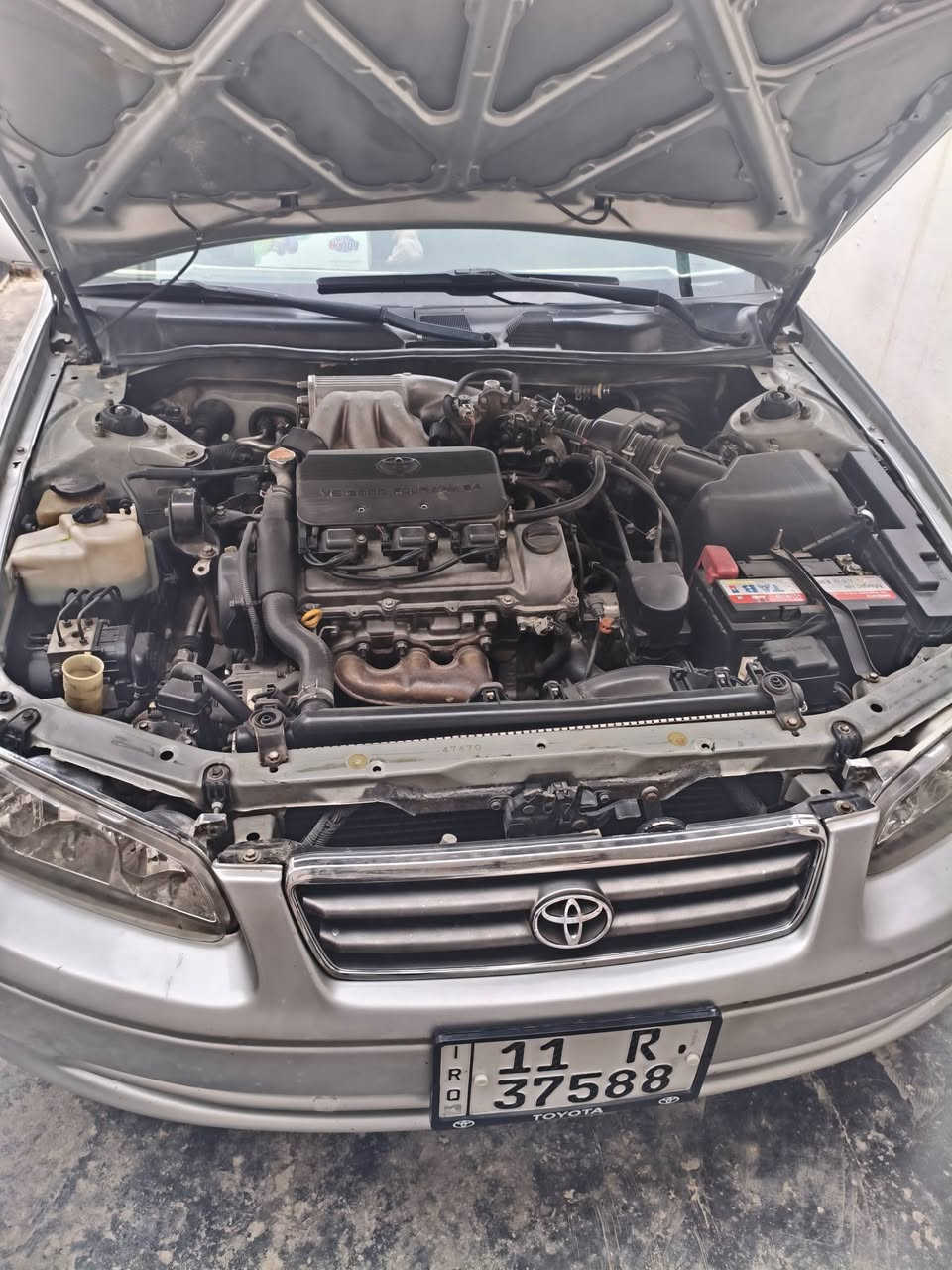 سلام عليكم كامري 2000 للبيع مصبوغه عام جماليه بدون ضربه السياره جديده محرك V6 جديد  اكفلك كير ومحرك تخم تاير السياره ماتحط عليه ربع تبريد ثلج كهربائيات كامله مكاني الحبانيه الخالديه السعر  85$ وبيه مجال بسيط الرقم ***********
