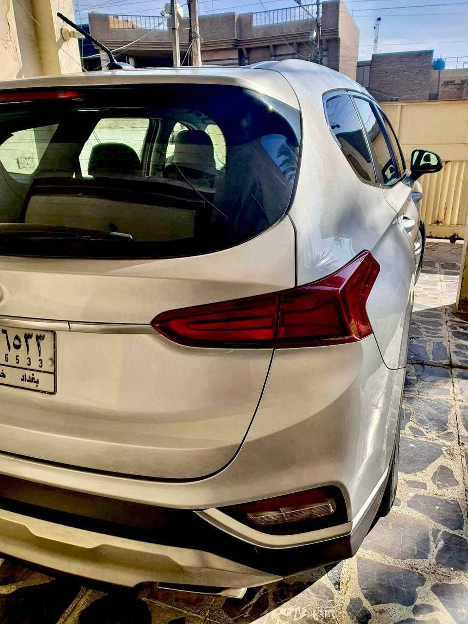 السلام عليكم
للبيع سنتافي 2019 وارد امريكي 
السيارة على وضع الشركة ما بيها نقص
رقم بغداد الجديد وسنوية جديدة

الحادث :
————-
حادث خلفي بدون ايرباك باب الجنطة فقط
حاليا بيها جاملغ خلفي بي طخة ويحتاجلة تعديل بارد فقط بدون شخوط ولا تكحيل
تقربر سونار موجود
ماشية 63 الف مايل

المواصفات :
——————
محرك 2.4 GDI مكفول من الفتح والتنقيص
5 راكب
رادار امامي وجانبي وخلفي
حساسات خلفية
نظام HTRAC AWD 
نظام AUTO HOLD
نظام الاطفاء الذاتي 
نظام تحديد المسار
نظام النقطة العمياء
نظام التتبع وقفل السرعة ( قيادة آلية )
نظام السيطرة بالمنحدرات
نظام مانع الانزلاق
لايت زنون
سايد بريك بصمة
كير 8 نمر 

السعر : 178  وبي مجال

الموقع : شارع فلسطين

رقم الهاتف : *********** بغداد, العراق
