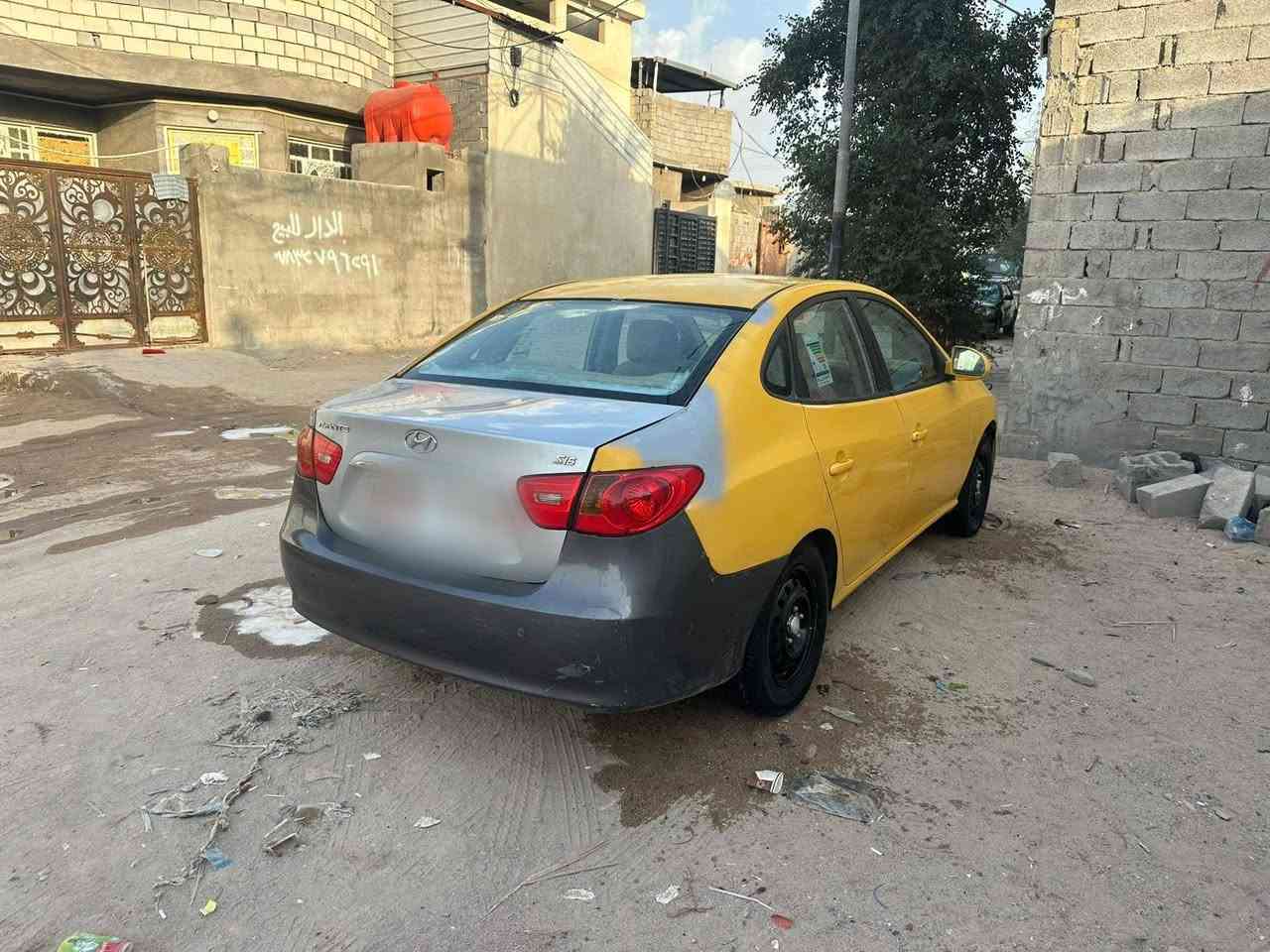 السلام عليكم الانتره موديل ٢٠١١ بسمي السياره بيها ظربه من الخلف كير ومكينه مكفولة مصفره هيه وغرامات مكان السياره الزبير سعر ٧٥ رقم الهاتف ***********
