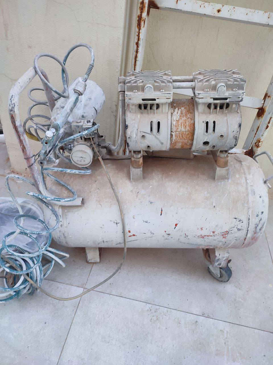 ئەم ئەشیانە بۆ فرۆشتن
***********
