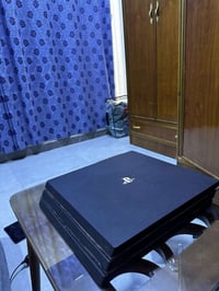 بلي ستيشن4 برو • ١ تيرا • ٢ جوستكات