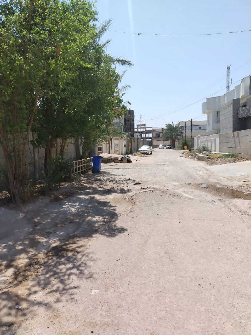 بسم الله الرحمن الرحيم 

يعلن مكتب الجزيره للعقار

عن دار للبيع
مكون من طابقين بي ثلاث غرف نوم
وصاله وستقبال وكراج سياره وحمام ومنور ومطبخ
مساحة 160 متر 
وجه 8 والنزال 20 م
بناء حديث مو حيل قديم
شارع 12 متر 
صنف العقار طابو سند صرف
البناء بلوك 
منطقة سكنيه وحلوة
خدمات كامله ماء كهرباء مدارس اسواق

العنوان الأنبار فلوجة شهداء الصقلاوية
قرب جسر المشاه وخلف شارع ابو سعد 

السعر 90 وقابل للتفاوض 

اي ستفسار الأتصال علا الأرقام 

***********

***********
