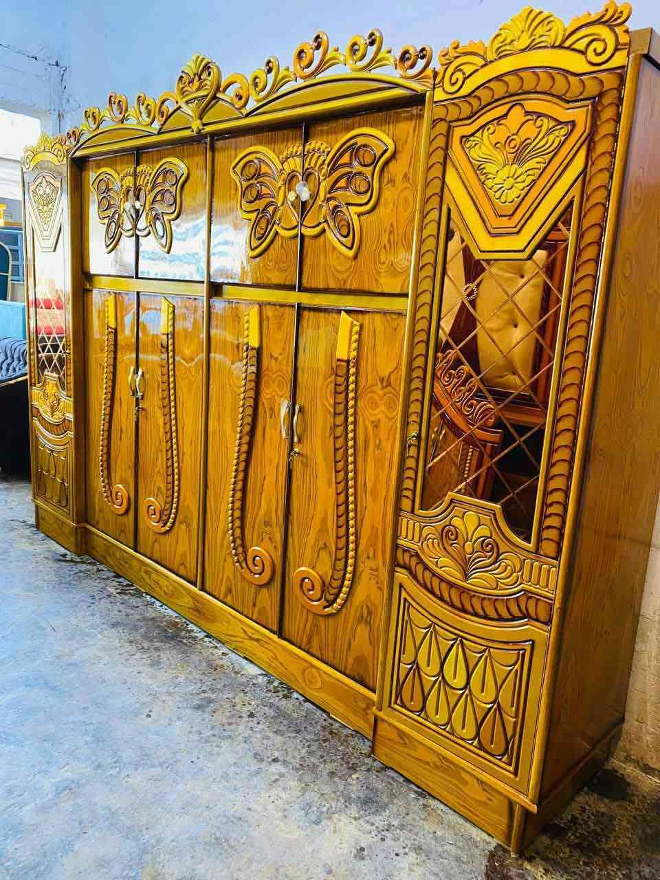 السلام عليكم ورحمة الله وبركاته غرفه للبيع الغرفه بعد احلا من الصوره لشراي يرسلني
***********
