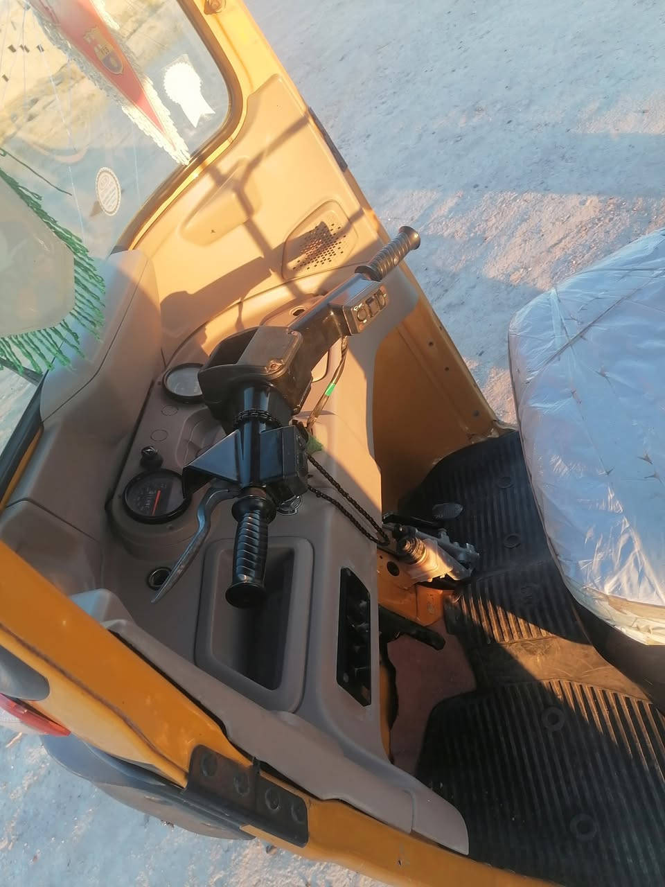 سلام عليكم البيع تكتك موديل 2021مرقم بصره سعر 6مليرن مزيد المعلومات الاتصال ***********
