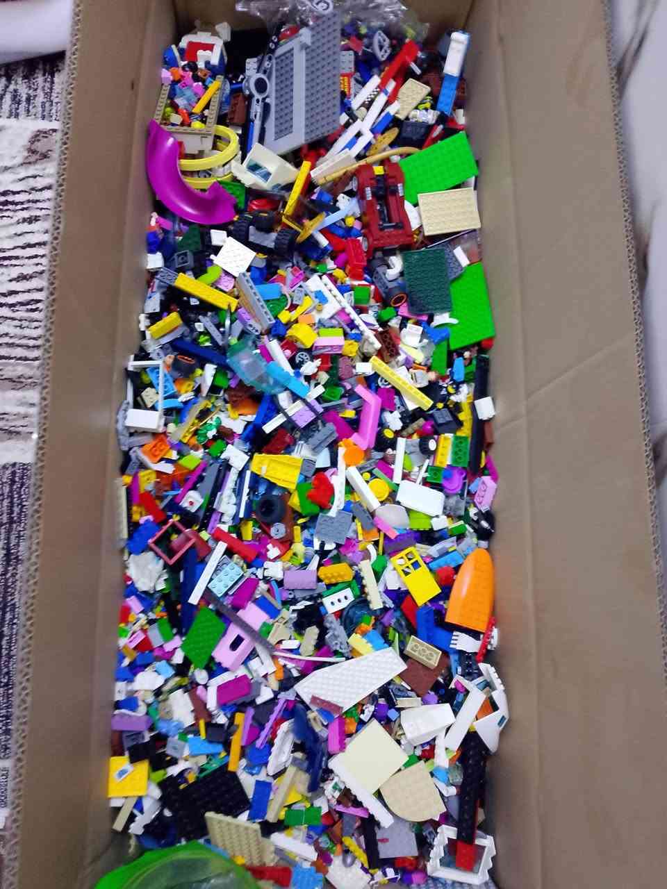 ليكو ناعم اصلي مختوم اغلبه سيتات ناقصة مجمعهم بهذا الكارتون ما وزنته بس كارتون مال سبلت قطعه داخليه متوفر توصيل


**إذا كنت صاحب هذا الإعلان وتريد حذفه لأي سبب، رجاءا أرسل رسالة إلى الدعم الفني**