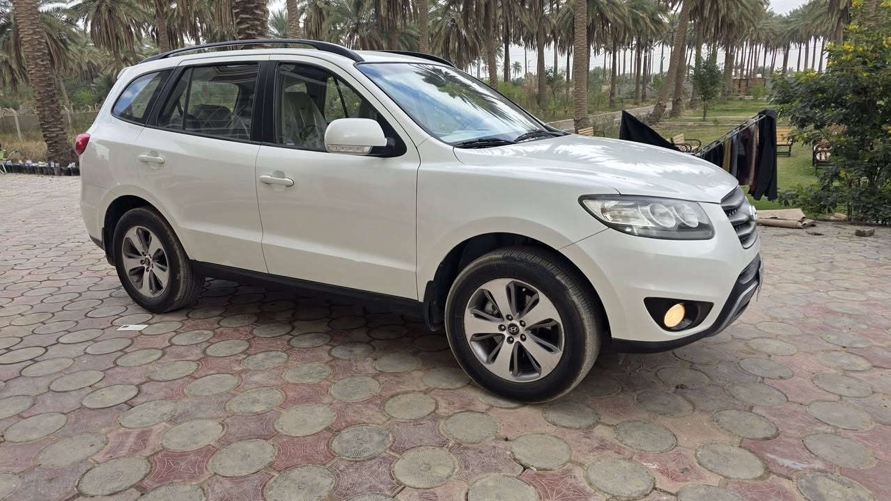 السلام عليكم
سنتافي 2012 رقم اربيل الدولي الجديد 
السياره كلللش جديده 
مكينه 4 سلندر مفتوحه 
السياره مكفوله كفاله
7راكب 
3 قطع تبريد
فتحه بالسقف
السعر 148$
مكان السياره محافظة الديوانيه
*********** /سيف المعموري
