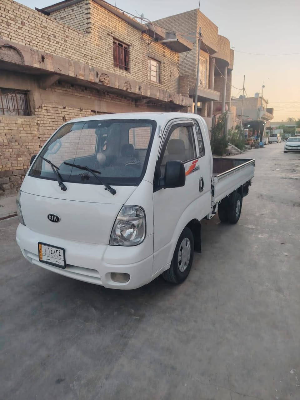 سلام عليكم ورحمة الله وبركاته سياره لبيع كيه حمل موديل 2011 
رقم واسط السياره بسمي تحويل مباشر عنوان واسط النعمانيه 
سعر 87 ورقه الاستفسار ع الرقم ***********
