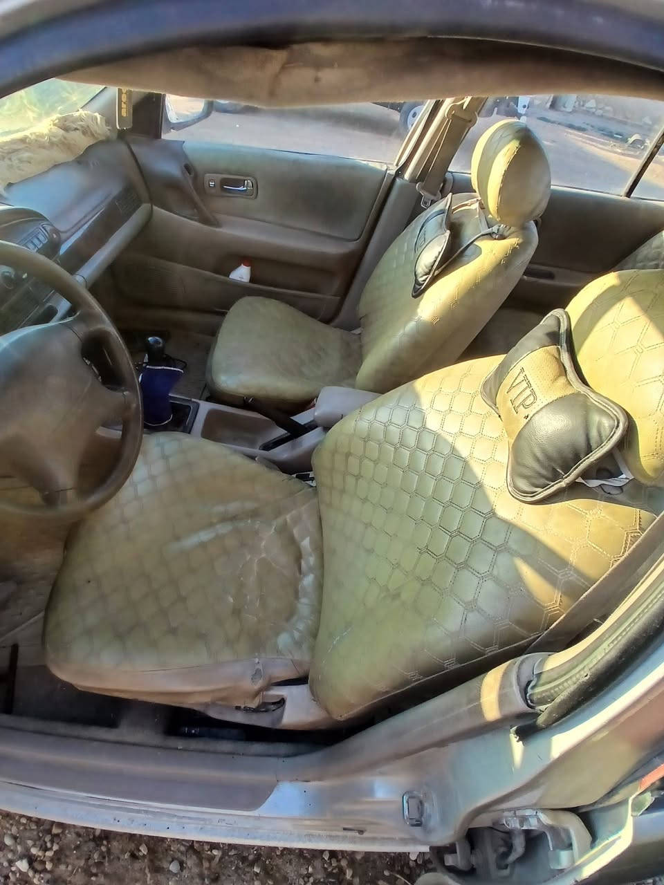 السلام عليكم  
للبيع نيسان التيما موديل ٩٤ رقم انبار محرك كير مكفول صدر جديد تخم تاير مكان السياره الرمادي السعر ٢٠ وبيه مجال للاتصال ***********
