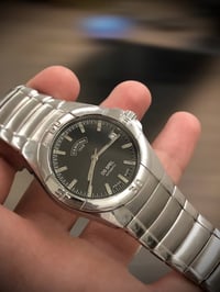 سويسري • اوتوماتيك • مقاوم ١٠٠م