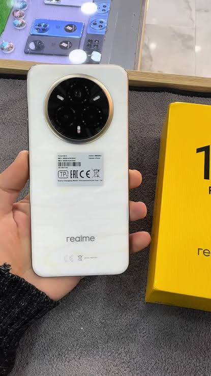 جهاز ريلمي14برو اخو الجديد شرط ما مفتوح مستعمل قليل
داكرة 512 كيكا 
رام 12كيكا+14كيكا
مع كارتونه وشاحنته الاصلية 
‏‪0751 043 2909‬‏
