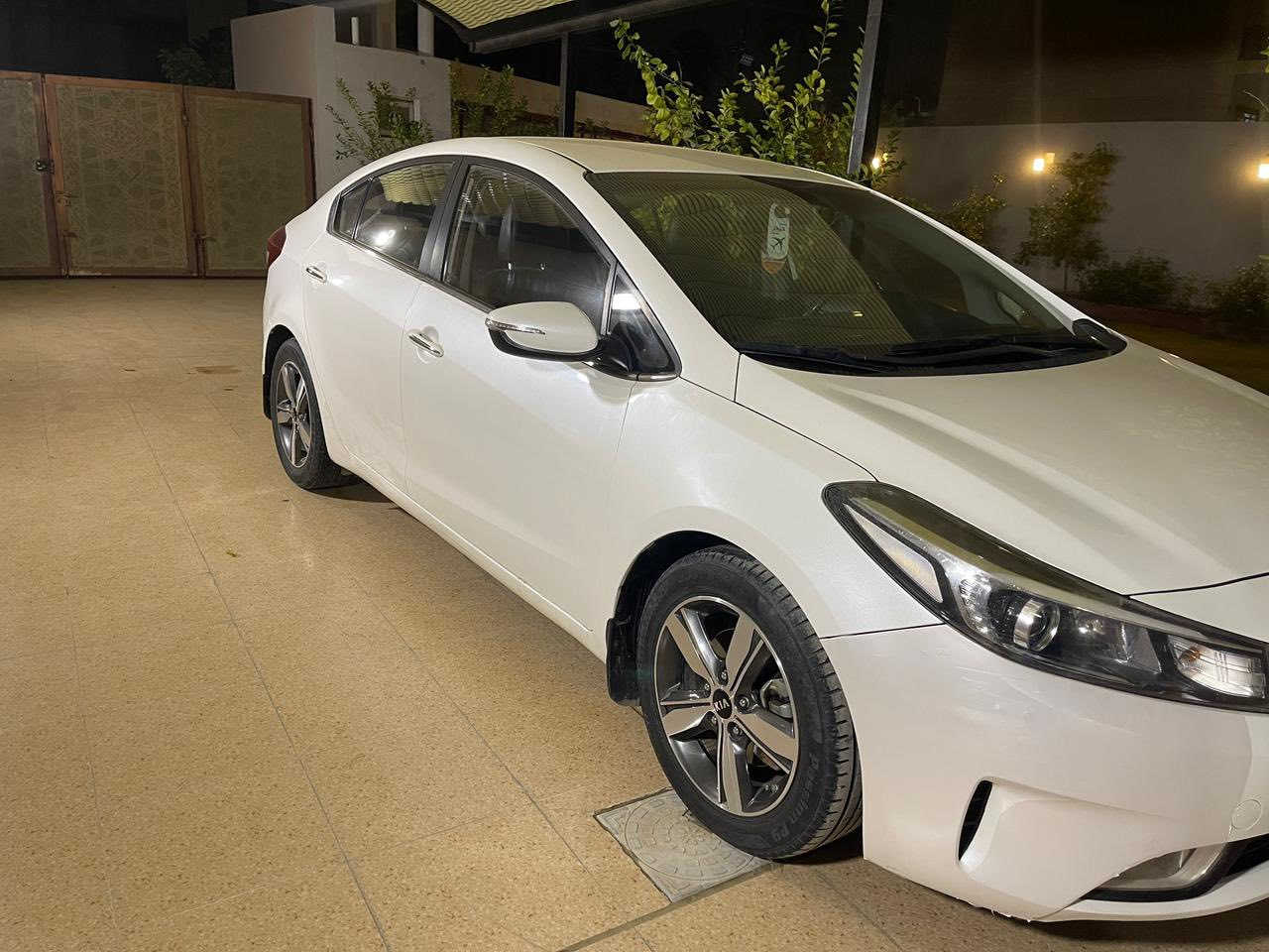 السلام عليكم…
من رخصت الادمن …

كيا فورتي 2018 وارد كوري بدون ضربه ولاصبغ ومكفوله فقط بارد بالباب الخفي الأيمن

1. محرك ١٦٠٠ Gdl .

2. تايرات جدد انتاج ٢٠٢٥ باتري جديد وصدر جديد. 

3. كشنات جلد تدفئه وتبريد الاماميات فقط.

4. ستيرن تدفئه وتحكمات جهتين .

5. أنظمة قياده (3)ايكو وسبورت وعادي .

6. نظام ترحيب الأبواب والصندوق .

7. مري شفط . 

8. الاناره الاماميه لد .

9. بصمه تشغيل والأبواب . 

10. رقم سليمانيه جديد. 

11. مكان السياره بغداد .

السعر 120$ بيها مجال بسيط حك الجيه .

الاتصال على الرقم (***********)
