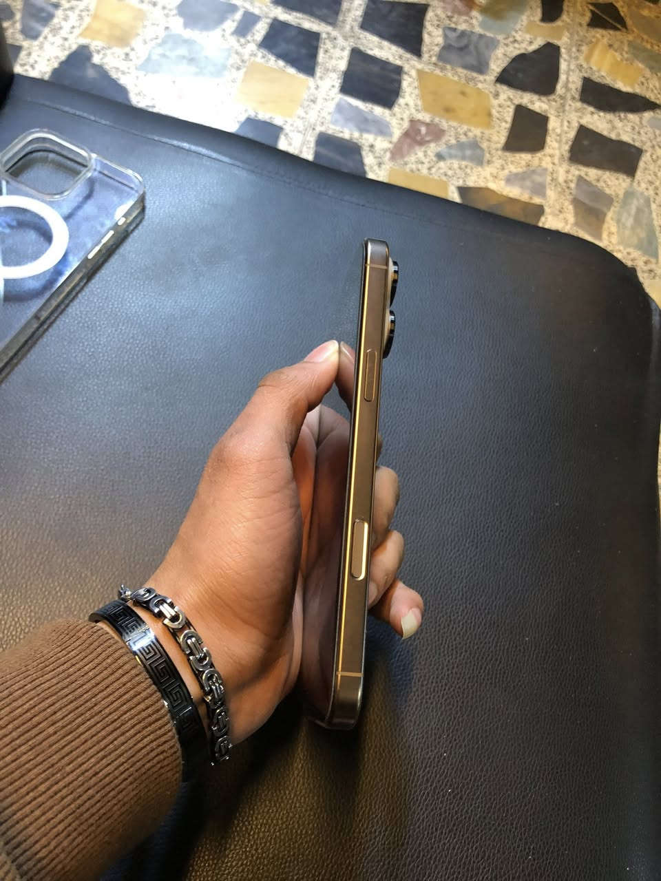 سلام عليكم ايفون ١٦ برو ماكس مكفول كفاله عامه شرق اوسط بطاريه ٩٨ ذاكره ٢٥٦ رقمي ‭٠٧٧٨ ٣١٢ ٤٩٨٠‬ مكاني شعب حي
