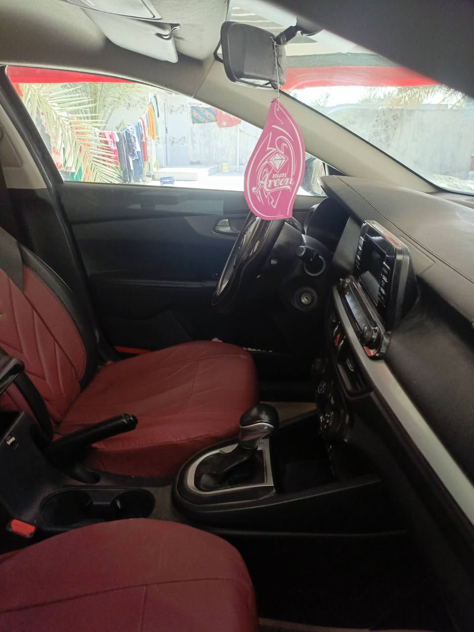 سلام عليكم سيراتو موديل ١٩ للبيع مراوس مكفولة بارد فقط قليل كير مكينه تبريد حداديه  تخم تاير جديد لاستفسار لاتصال ***********
