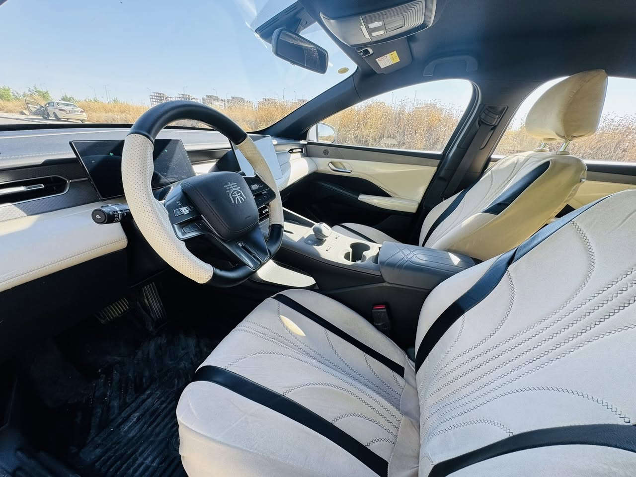 بي واي دي  BYD Qin plus 2025.
مواصفات.ویل كروم.ناو زه‌رد

کارەبایی و بەنزین و هایبريد.

بصمة شاشةوكاميرا ویل کەپ.

تحديد سورعه.ناو زه‌رد,پشت و پێش لید ڤۆلیۆم

 کارت و وایەر شحنی لەگەڵە.كەمترین

 ته‌نها 12 هه‌زار رۆیشتوه‌.

هیجی نیه‌ زۆر خاوینه‌

 سعر:132$🔥

جوانكاریشی بۆ كراوه‌

مۆبایل  ***********
