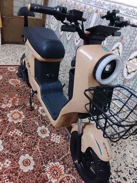 ارR9جديده جدا خمس بطاريات سعرها 4500وبيهه مجال لطيبين مكاني بغداد رقمي ***********
