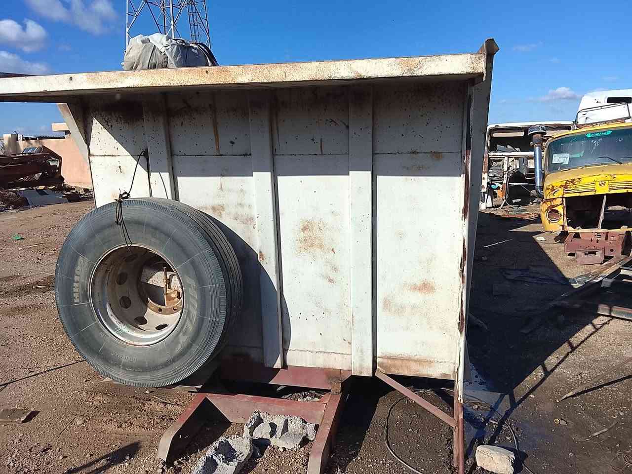 بدي البي مايلر للبيع صندوق جديد بس الدبل شاصي عدل چنل ونج الماني 
***********
