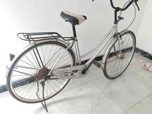 باسكل للبيع او مراوس  حجم 27 مكان كوت دور العمال السعر ب55وبي مجال للاستفسار *********** واتساب موجود
