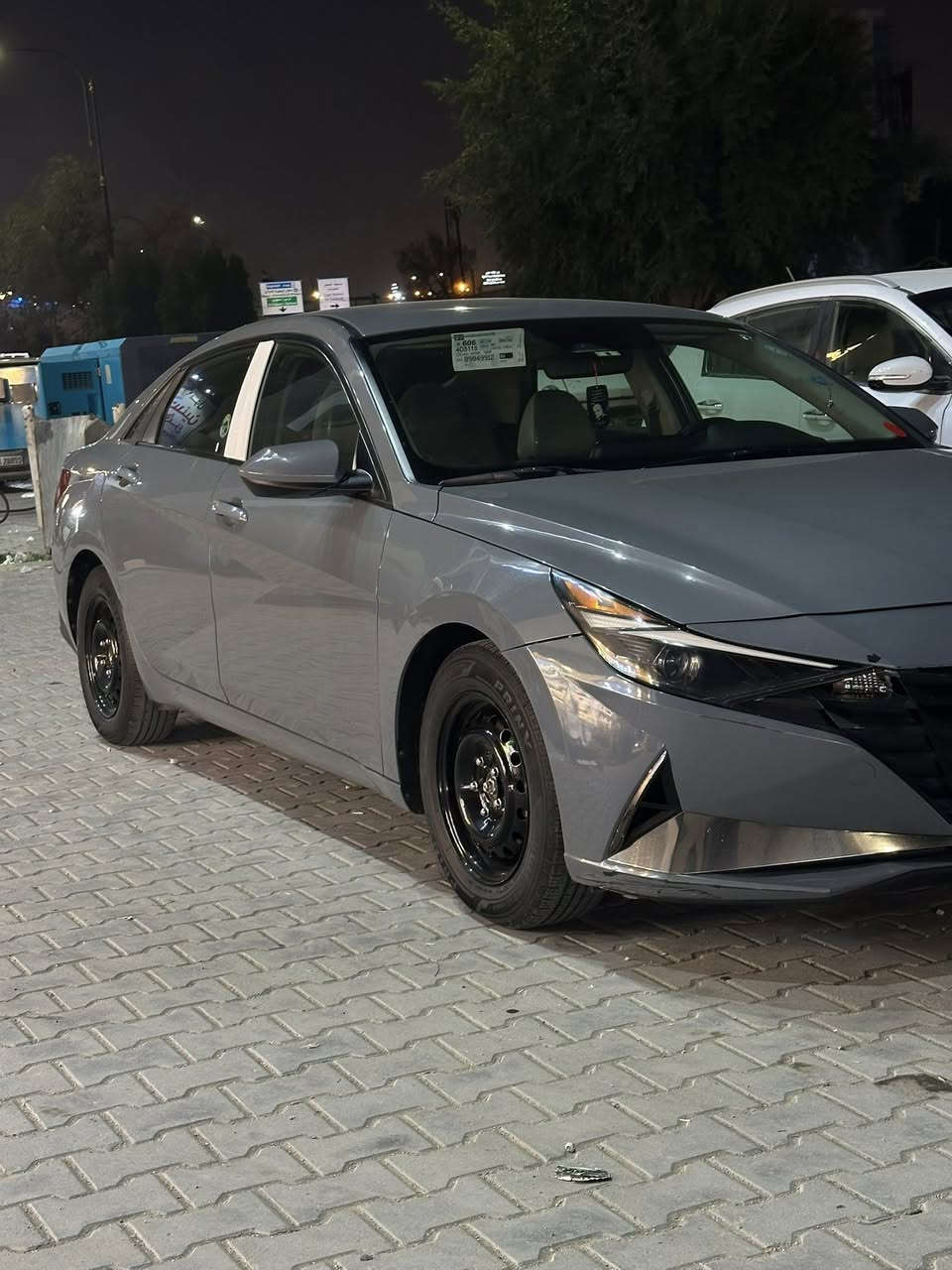 السلام عليكم النترا موديل 2021 وارد امريكي كفاله عامه حادثه فقط دعاميه صور الحادث بلمنشور وبيه رصعتين بلباب الخلفي رقم بصره معوقين جاهز للوكاله محرك 2000 دوش كفاله كير محرك حداده تبريد كلشي جاهزه ماشيه ٨٤ عنواني البصره مراوس او بيع السعر 145 وبيها مجال ***********
