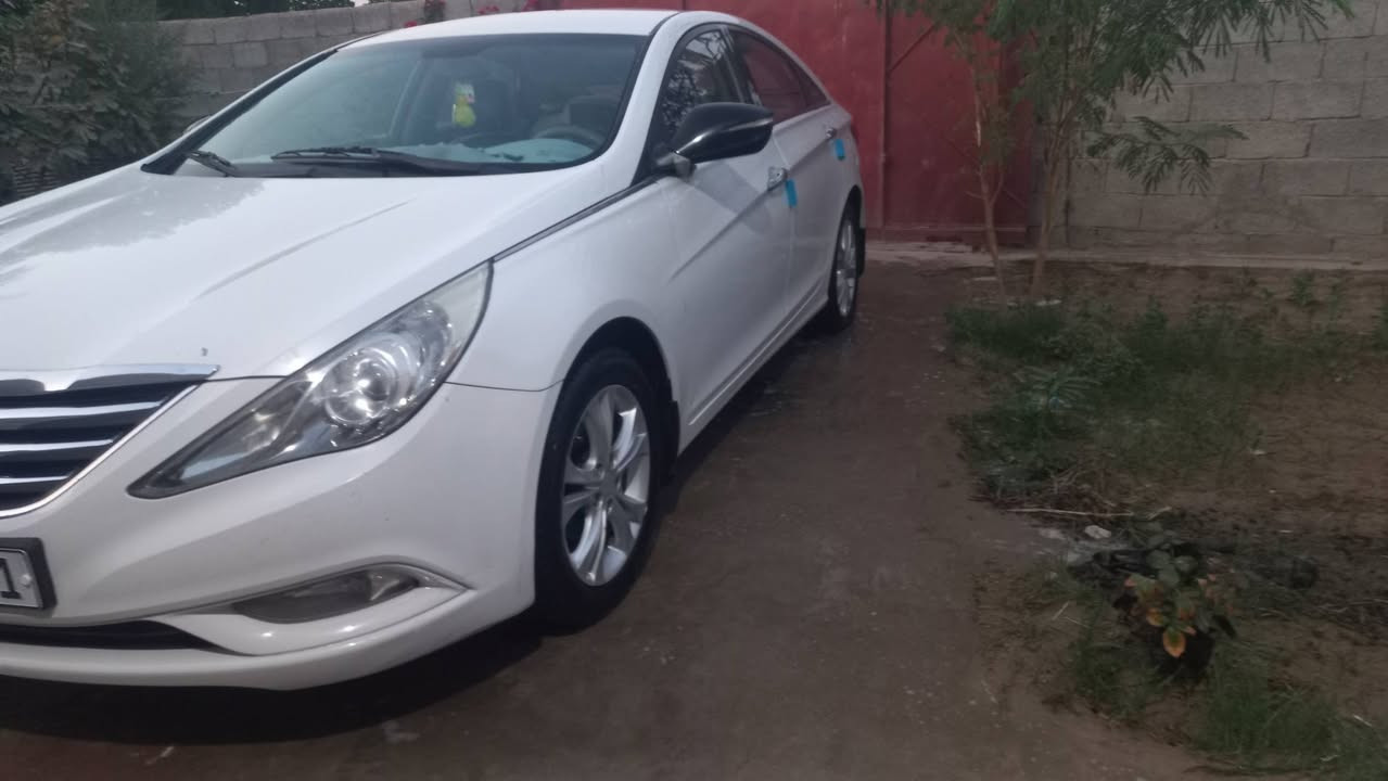 سوناتا موديل 2011 خليجي ..
محرك ٢٠٠ دوش 
كيرمحرك مكفولات 

صدر + حداديه كله خير من الله 

مري شفط  تحكمات 
  حساس خلفي وجانبي 
كامرة 
شاشه 
اشاير بالمري وباقي المواصفات المعروفه..
رقم بصرة انكليزي 
 
السعر : ١٢٠ 

مكان السياره :ذي قار 
***********واتساب
