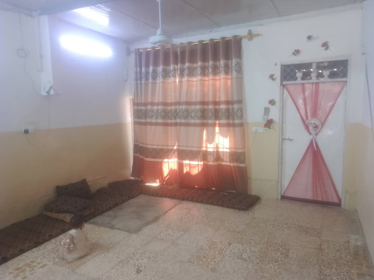 السلام عليكم بيت للبيع تجاوز مساحه 100 باص في حي التنك باقي التفاصيل ***********
او امعارض في بيت اخر حسب القناعه
