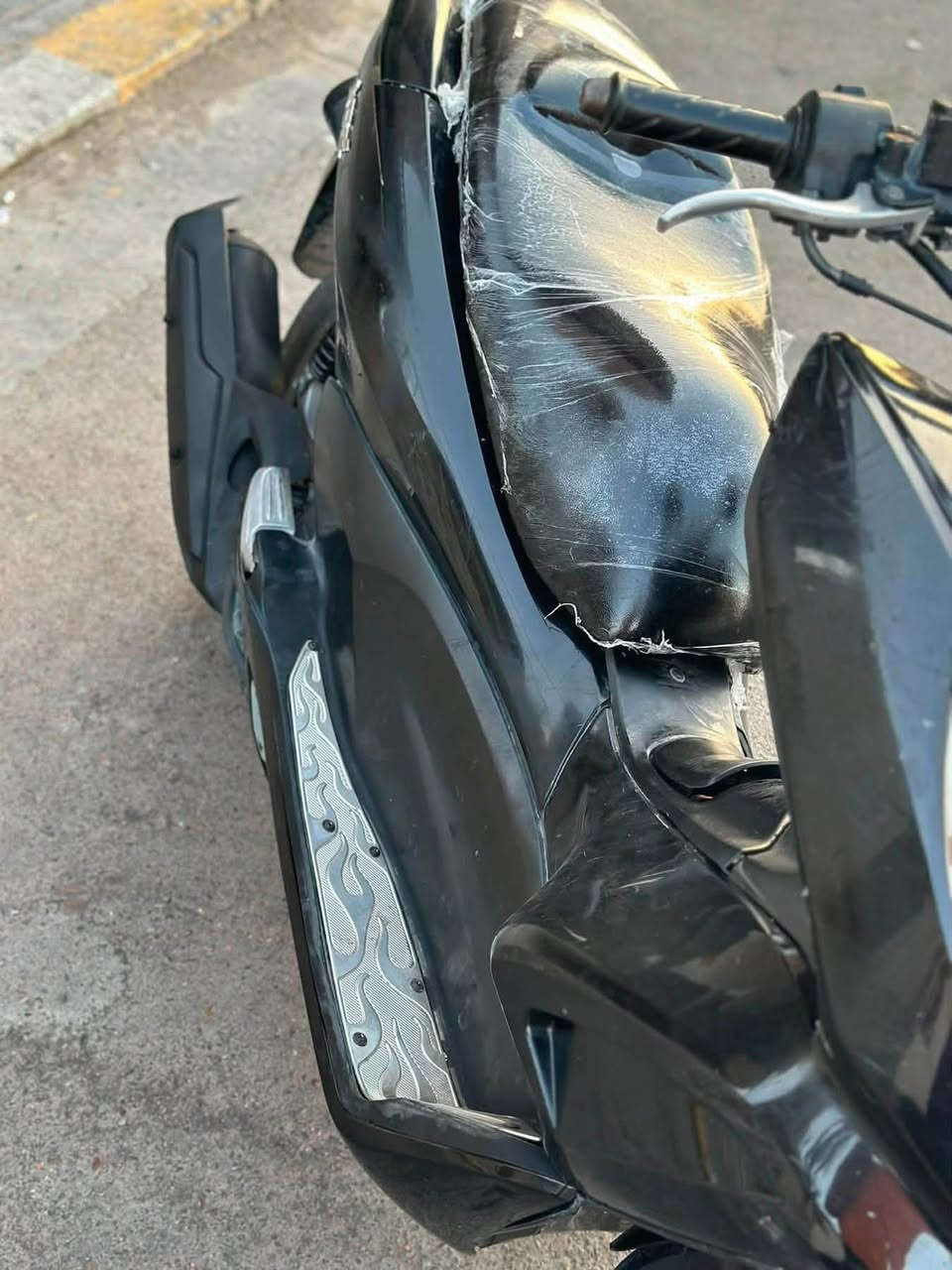 السلام عليكم دراجه pcxجيل الاول ياباني محرك 150cc
السعر٨٠٠
‏بيها مجال حك جيه
***********
مكاني بغداد الكاظميه
