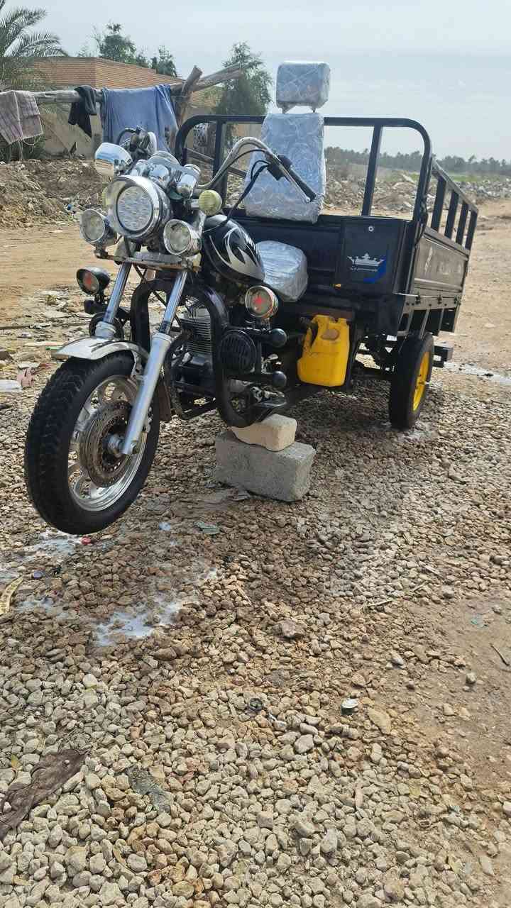 سلام عليكم ستوته للبيع اوراق بسمي للبيع او مراوس شعدك نزل موديل 2016 حلوه ونضيفه مكينه 23 ناعمه تايرات جدد وجه كهربائية كله شغال ترايك وين ماجان السعر 1200 وبيهه مجال المكان نجف مشخاب للستفسار *********** اذا مراوس بعد احسن
