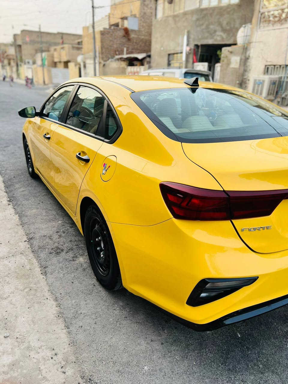 السلام عليكم فورتي ٢١
ماشيه ٩٥
سيارة باسمي 
الحقيقة احلى من صور
حادثها موضح بالصور
مكينه ٢٠٠٠ دوش
كير ومكينه وتبريد مكفول كفاله عامه
تخم تاير ويل جديد 
دوشمة عامه 
مكاني بغداد 
السعر ١٤٨ 
***********
