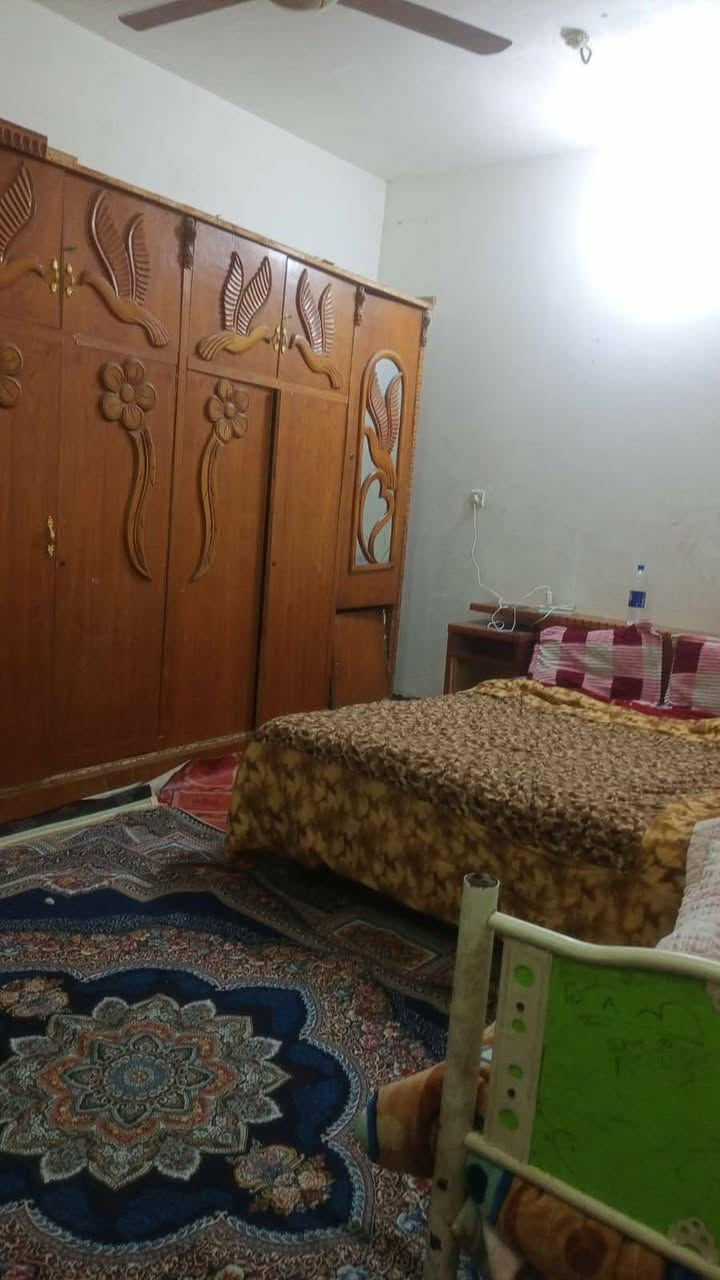 السلام عليكم ..بيت للبيع ..160م
خلف حسينيه حواس 
للتواصل ***********
