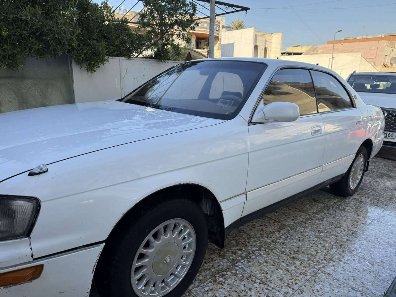 السلام عليكم كراون بطه١٩٩٢رقم دولي بسمي أنبار تحويل وين ميعجبك السياره نظيفه جداً داخل جديد مقفوله من العيب والكص السعر ٥٨ورقه وبيها مجال بسيط العنوان بغداد اليرموك واي استفسار هذا رقمي ***********
