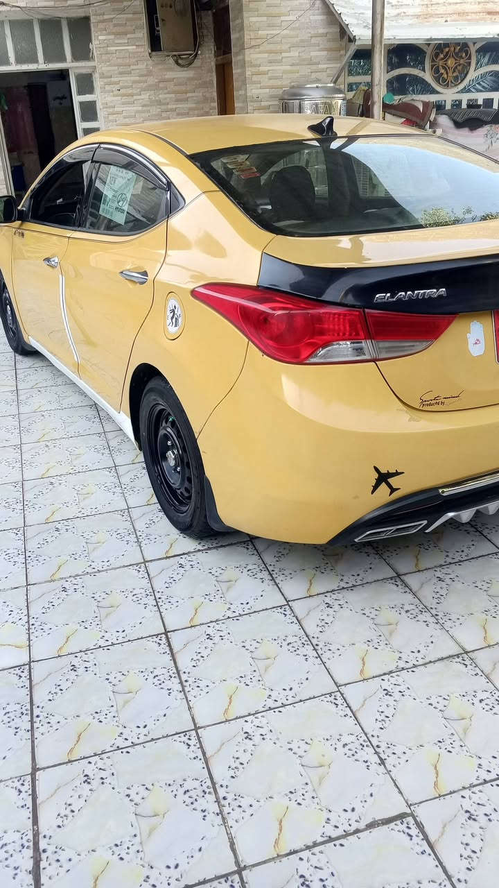 النترا 2013 رقم انكليزي بغداد مصفره من كلشي مكينه جديده حاويه كير جديد حداديه اماميه وخلفيه تبريد وي سويج سياره جاهزه من الاخير ضرره الربع الخلفي شي بسيط بارد شواصي كفاله السعر 100 للتواصل *********** المكان بابل ناحية الشوملي
