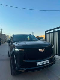كاديلاك إسكاليد 2023  مكفولة كفالة عامة رقم بابل ممشى 79 الف كيلو سيار...