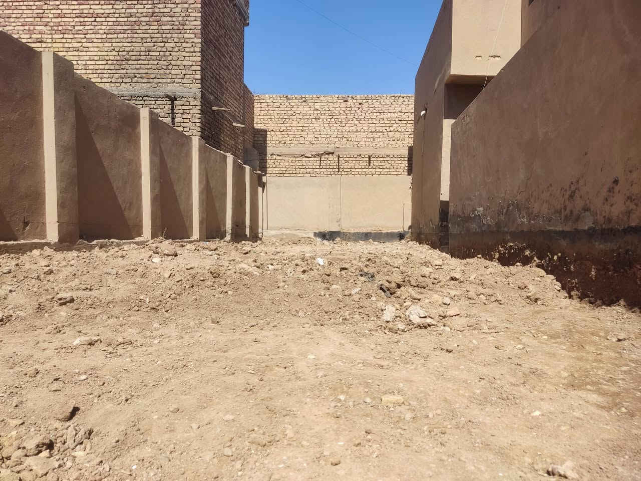 السلام عليكم محتاج عمال ثنين  يطلعون باليومية نشطين شواغيل  عندي تعديل كاع انشيل منها التربا الزايد ونساويها وزن واحد وعندي تفليش انشيل الانقاذ الزايد الي يشوف نفسة  كد الشغل يراسلني وتساب  خاص مكاني بغداد الحسينية الضباط***********
