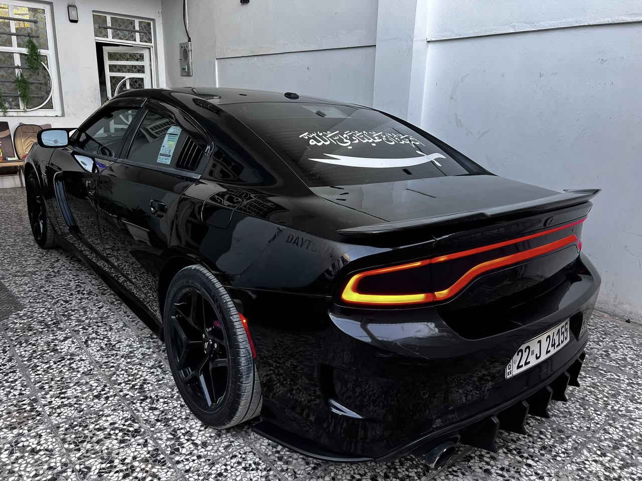 جارجر موديل 2015  بيه دور الجاملغ الخلفي بدون ايرباك  سياره جديده ابمعنى الكلمه مكينه 6 سلندر سياره SXT مكينه كير حداديه كله كفاله السعر 182 وبيه مجال قليل الرقم ***********
