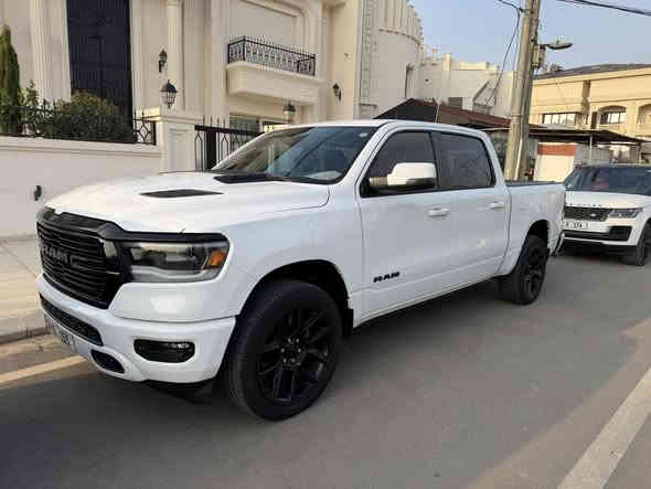 رام سبورت ٢٠٢٤
٨ سلندر مكينة 5.7 
كلين تايتل 
ماشيه ١١٠٠٠ ميل 
مرقم اربيل 
*********** ( واتساب)
