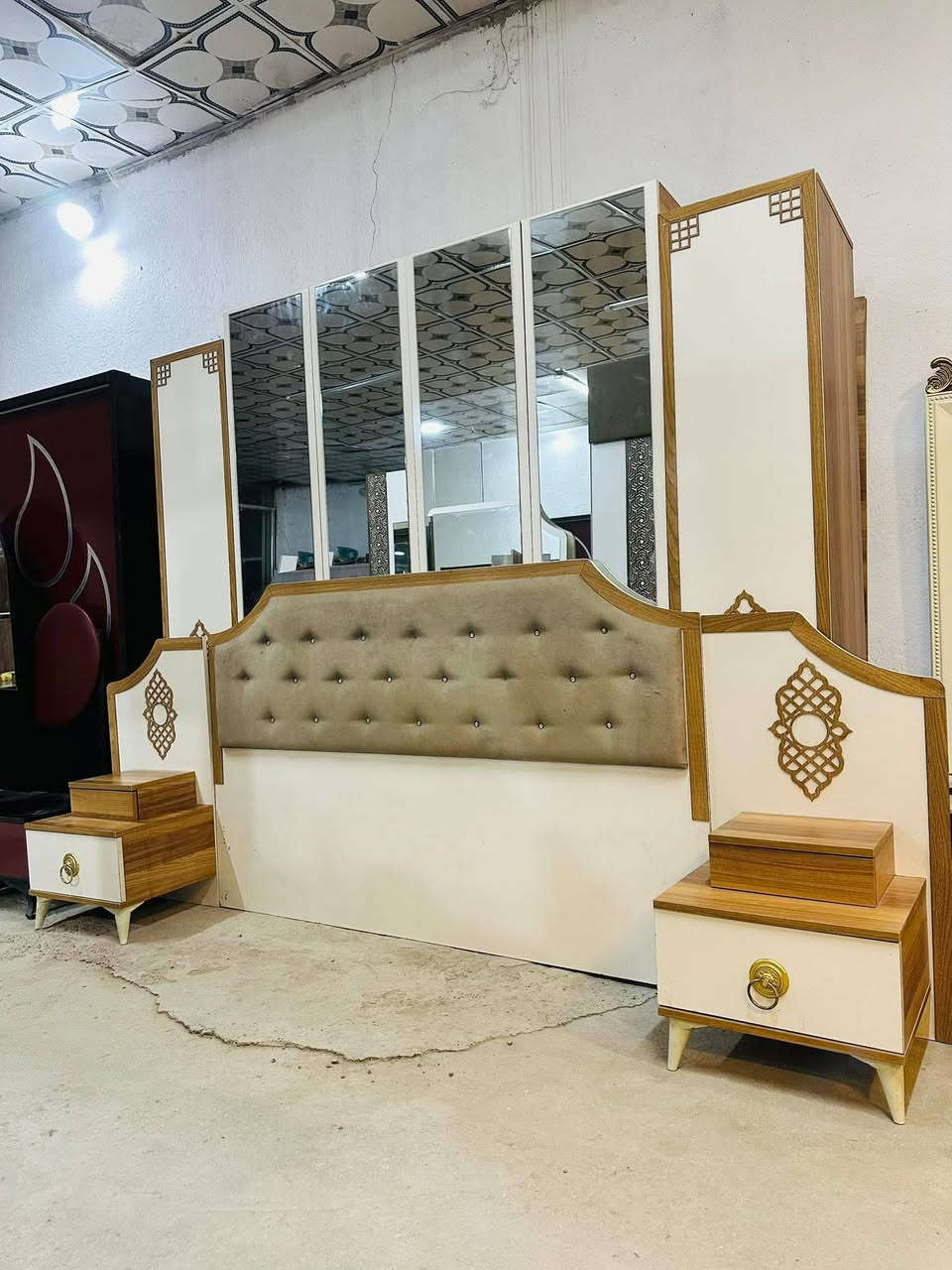 غرفه تركي مستخدمه 🛠️
غرفه ماركه ٨ قطع 🔥
غرفه نضيفه مثل بل صور ✨ 
غرفه ول توصيل600فقط 😍✔️
للحجز والاستفسار مراسله الصفحه او وتساب ***********
