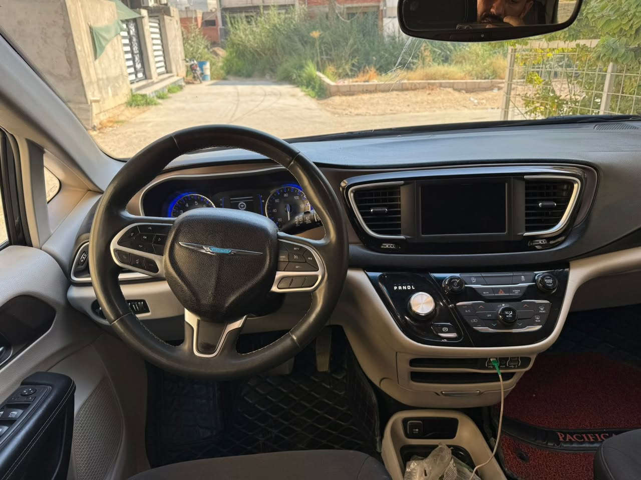 السلام عليكم للبيع
كلايسلر فيوجر موديل 2022

تشغيل عن بعد

ابواب كهرباء

كاربلي

كير ماوس 9 نمر

7 مقاعد

3 قطع تبريد

محرك 6سلندر 3600

كراسي تدفئة

الحادث مرفق مع الصور 

مكاني ديالى 

السعر 190$ بيه مجال 

الاستفسار الاتصال ***********
