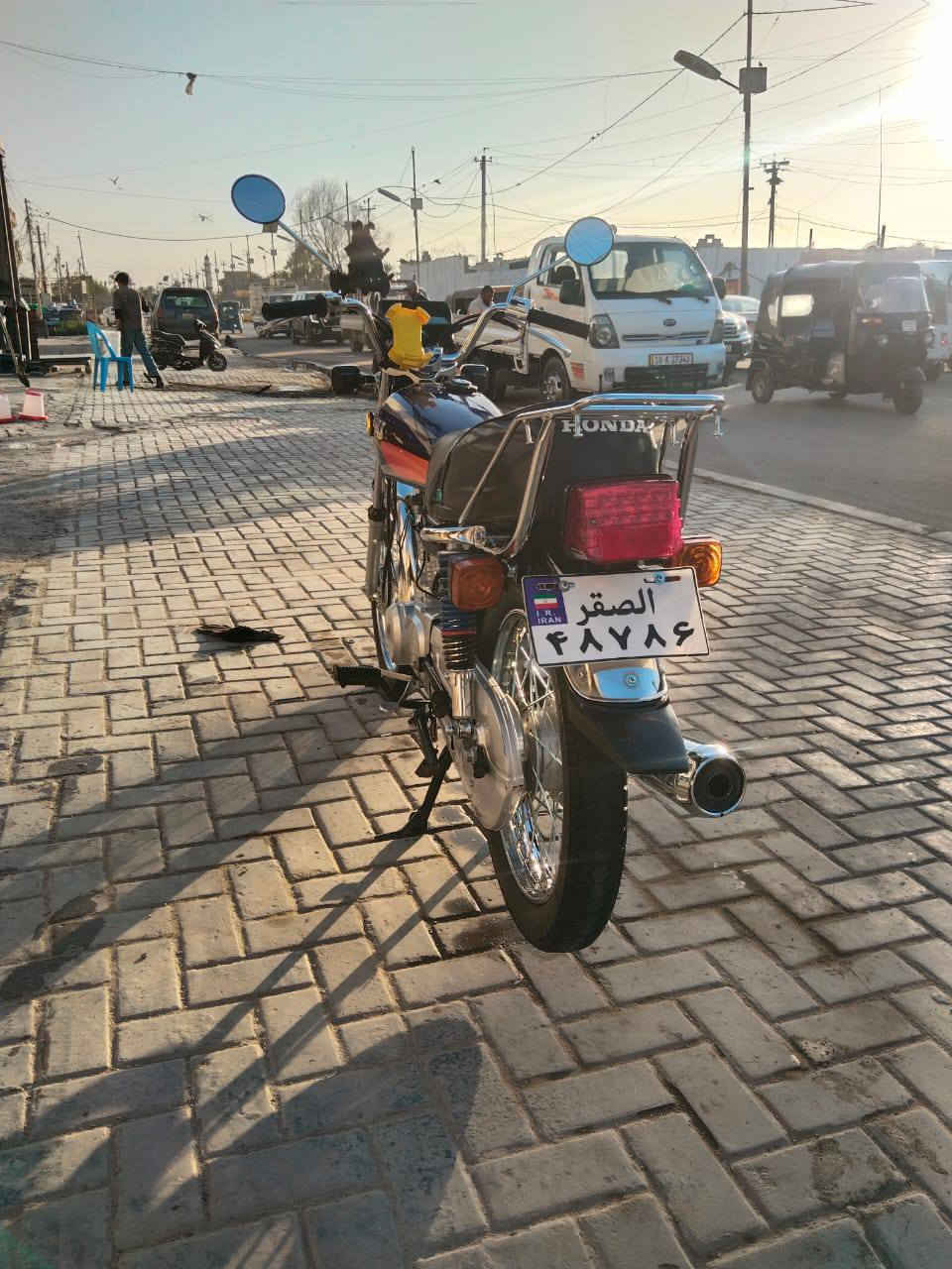 سلام عليكم شباب دراجه لبيع جديده كلش نقصه بس قبق مال باتري وقبق اشاره اليسره بس هذني نقصه واكفه بل باب وكعت ونكسرن  رايده 775 بيه مجال لطيبين مكاني بغداد بياع شرطه الخامسه هاذ رقمي ***********
