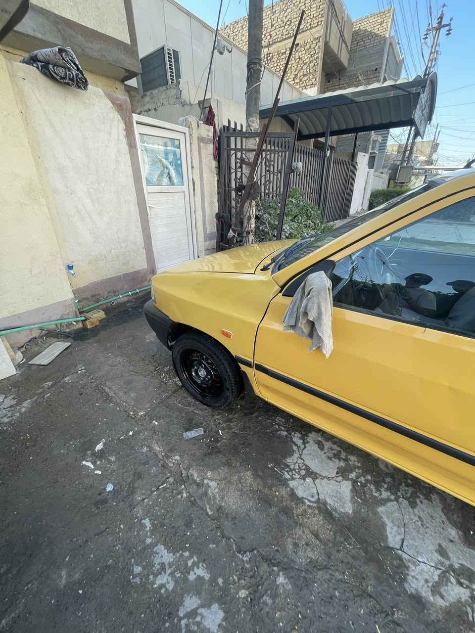 السلام عليكم عندي سايبا للبيع نضيف السياره حلو نصبته تخبل جهازه من كلشي من يدك الشارع مكينه كير خير من لله السياره برغي مذب عليه يعني جهازه موديل 2009هية غرامات مصفر تأخذ تحويل العنوان بغداد رقمي ***********سعر 24بي مجال
