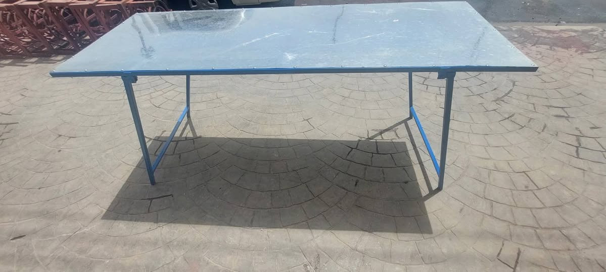 ميز حديد مستطيل دراجه اولى تزكام متوفر جمله مفردالعنوان بغداد ***********
