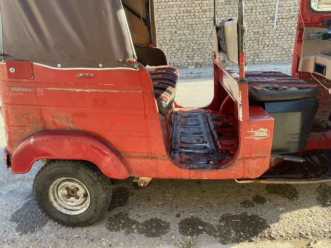 سلام عليكم
تكتك للبيع 
17اروق اوصولي المصطفى 
تكتك خير منا الله كبل للشارع ربع متذب عليها
مكينا لا تنقيص لا تبخير 
3500بيها مجالي 
***********
رحمه الولديكم الموشراي لا يراسل
