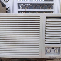 للبيع السعر 250 وبي مجال  الخاص غير متواجد  تدفءه تبريد  شغال 07718720...