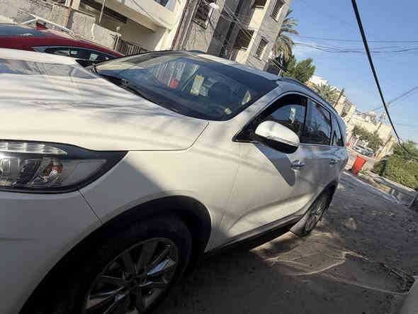 السلام عليكم 
سورنتو  خليجي. ٢٠١٨.  فول عدا الفتحه 
سياره احلى من صور. مكينه v6 
سياره مكفوله بس. بارد بل جاملغ لامامي.  وكم شخط بيه 
سياره مكانه العامريه
 السعر ٢٥٥. وبيه مجال 
***********
