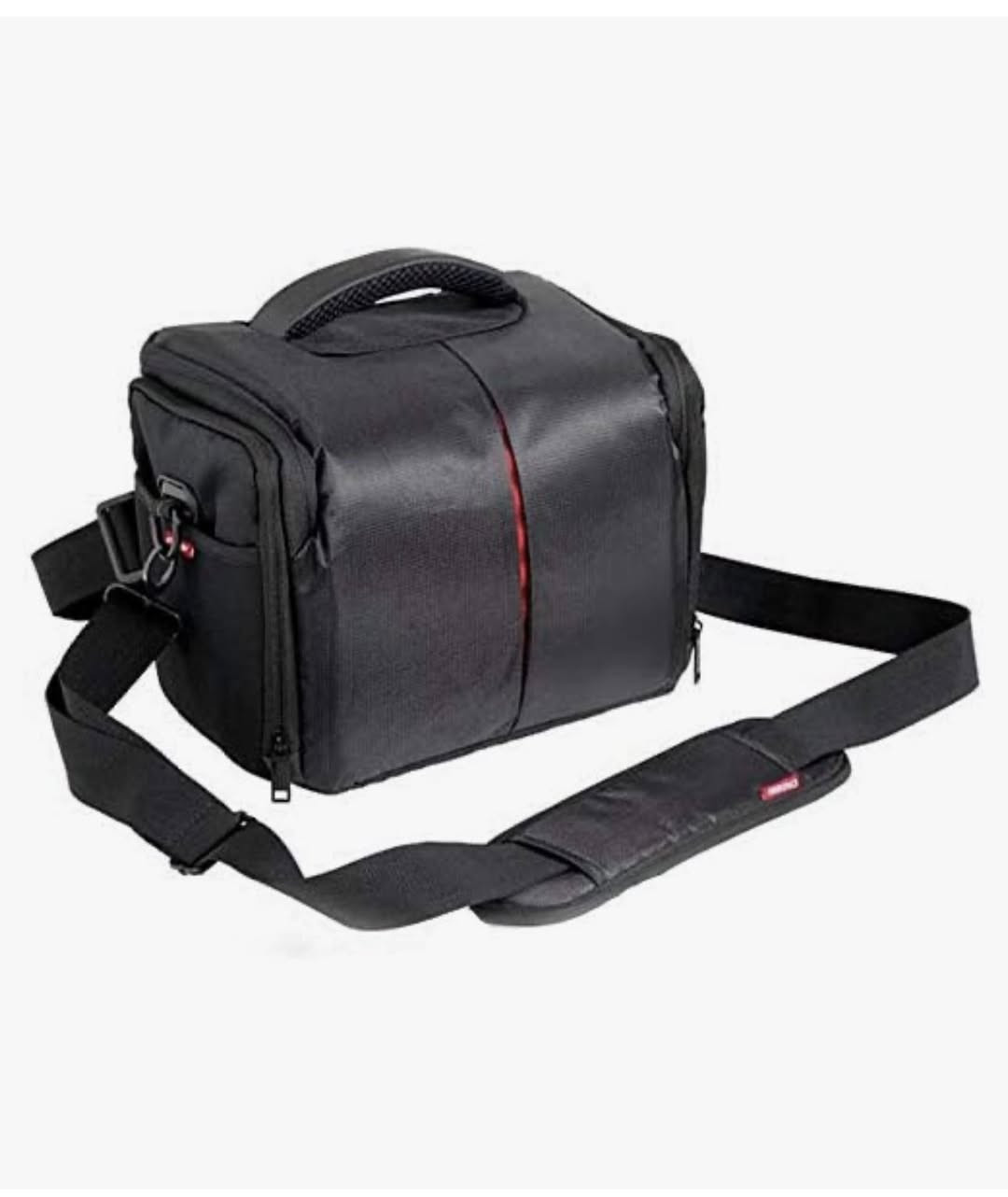 حقيبة كاميرا كانون (Canon) سوداء مدمجة، مصممة لكاميرا واحدة وعدسة صغيرة.
مصنوعة من قماش متين ومرن.
تتميز بجيوب متعددة للملحقات الصغيرة مثل البطاريات وبطاقات الذاكرة.
مزودة بحزام كتف وحلقات لحملها على الحزام.
تأتي مع غطاء حماية من العوامل الجوية (مطر وثلج).

للإستفسار تفضل خاص


**إذا كنت صاحب هذا الإعلان وتريد حذفه لأي سبب، رجاءا أرسل رسالة إلى الدعم الفني**