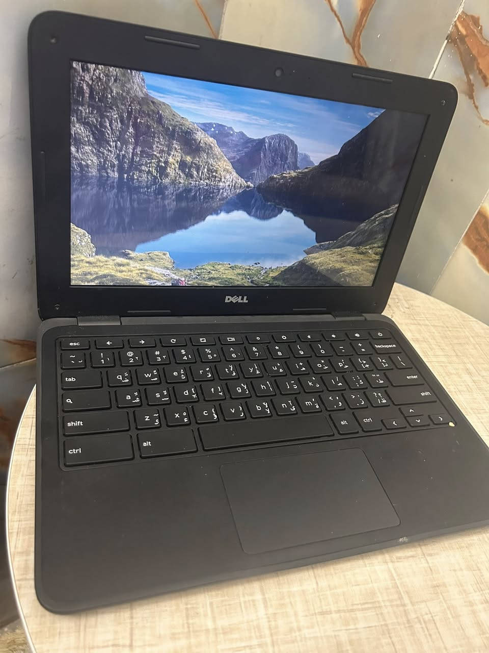 📢 للبيع لابتوب 
Dell
 بحالة جيدة

💻 المواصفات:

 • شاشة 11.6 إنچ
 • معالج Intel
 • رام 4GB
 • تخزين 16/32GB
 • بطارية جيدة تدوم لفترة
 • نظام Chrome / Windows

📌 الحالة: مستعمل نظيف ويشتغل بدون مشاكل
📌 مناسب لـ: الدراسة، اليوتيوب، التصفح، والأعمال الخفيفة
📌 الحجم: صغير وخفيف وسهل الحمل

💰 السعر: 120 ألف (قابل للتفاوض)
�


**إذا كنت صاحب هذا الإعلان وتريد حذفه لأي سبب، رجاءا أرسل رسالة إلى الدعم الفني**