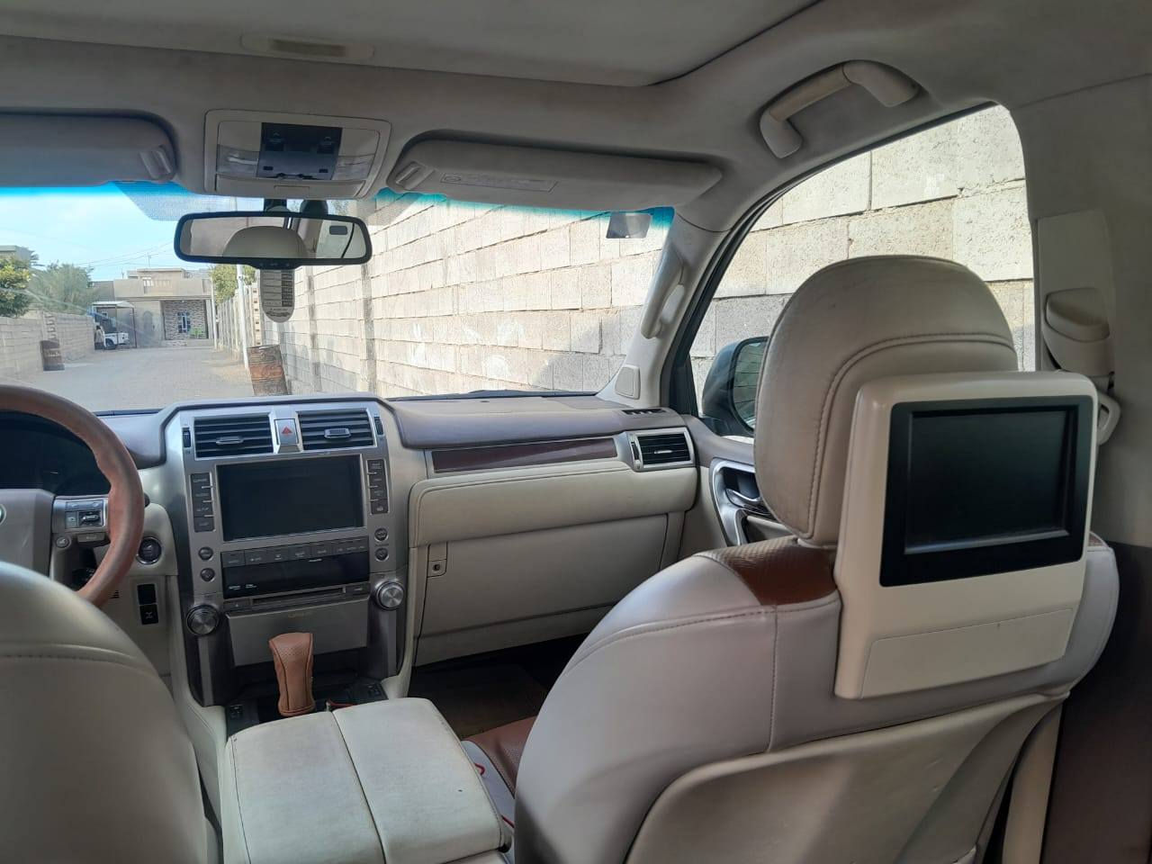 وين الجنايه اوجماعت الرقم المميز 
تحفه للشراي لكزز برادو موديل ٢٠١٠ محرك ٨سلندر خليجي كير مكفول والمحرك رقم مميز انبار  سياره محدثه فقط دعاميات اولايت اوبيها طخه بخشم الجاملغ مكفوله لغود شواصي تكم من ضربه اوقطره صبغ مابيها فول ميحتاج اذكر مواصفاتها معروفه واحد علا واحد  السياره جوبلس هواء الشراي فقط يتصل *********** السعر المطلوب ٣شدات اوبيها مجال للشراي تجي اتكلب اوتشلع اعيوني الشراي السياره اترايك ٢٢٠ للبيع فقط بدون مراوس
