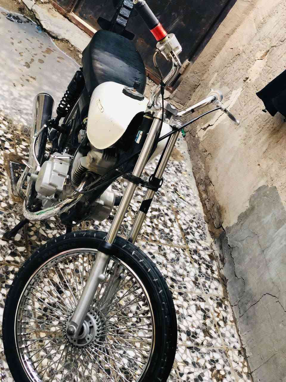 كلك كلك كلك ابيعك گوم حديد سعر 170 قفللل مو شراي لتجي ولدكلي ها بيهة مجال ها نزلي تاخذ170 طبلي واتساب مضايك علهية رقمي واتساب ***********
