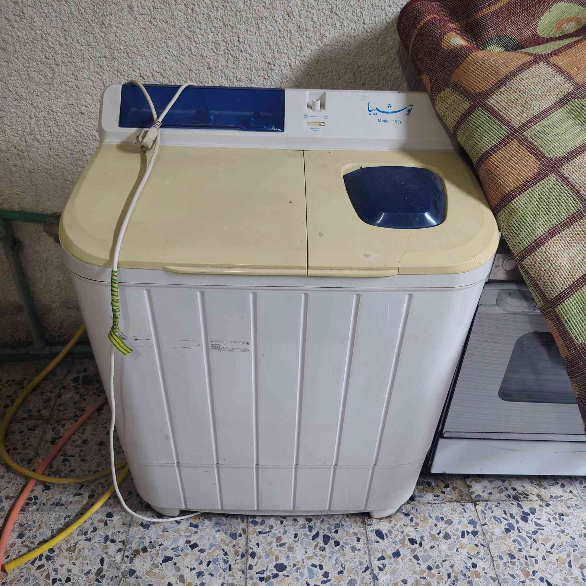 السلام عليكم ثلاجه 12 قدم ثلج ع فحص مع طباخ اربع عيون وفرن كلهن شغالات ونضيف مع غساله حوضين شغاله ونضيفه كلهن ب 250 مكاني بغداد الدورة ابو دشير للاتصال ***********
