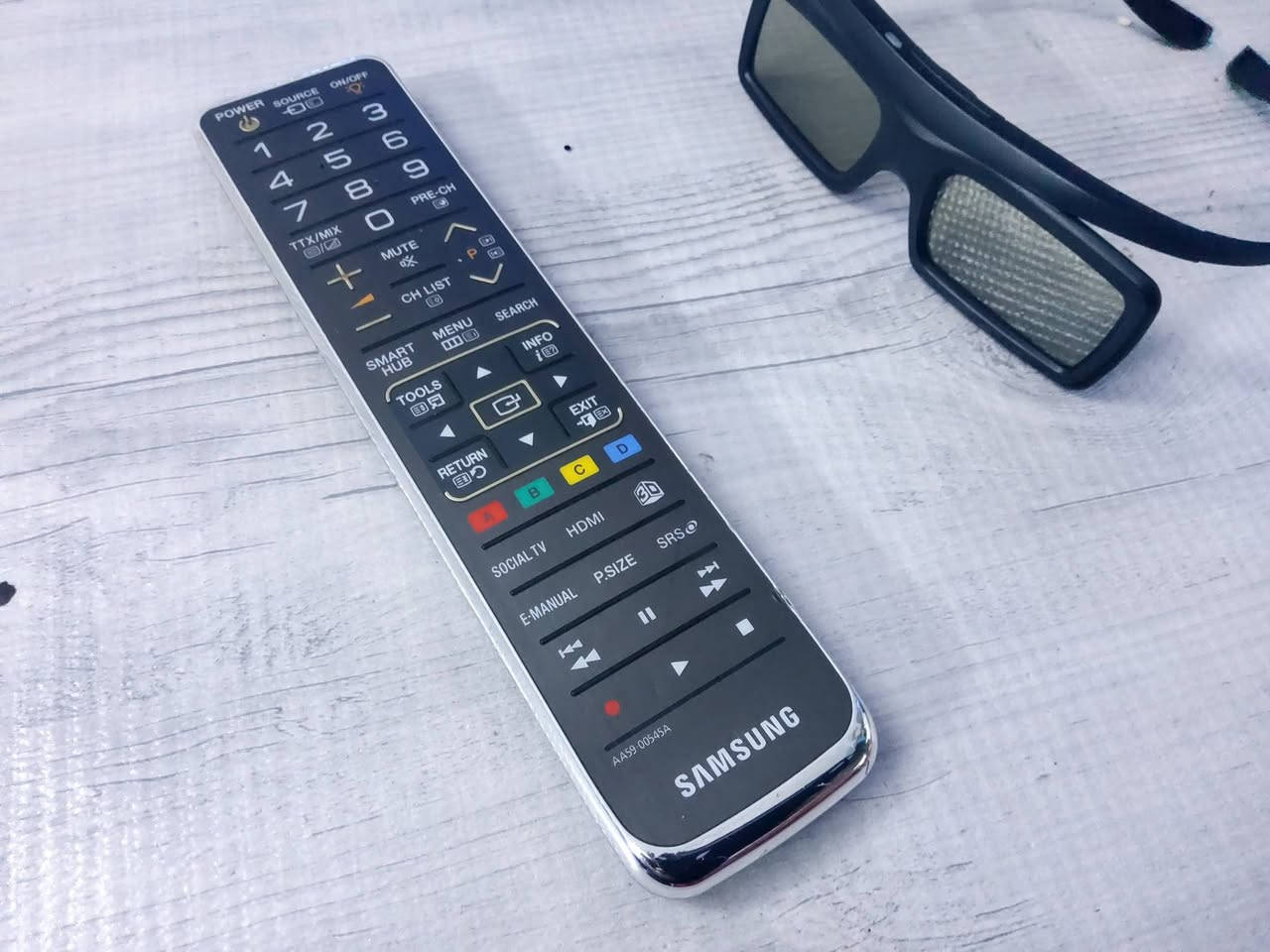 السلام عليكم . شاشة سامسونك اصلية حجم 47 بدون نت تكدر تربط عليهة tvbox بلادية وضع شركة نضام 3d مع نضارة وحدة .سعرهة ٢٥٠ ألف . بغداد الشعب . اتصل او خاص افهمك التفاصيل .. ***********
