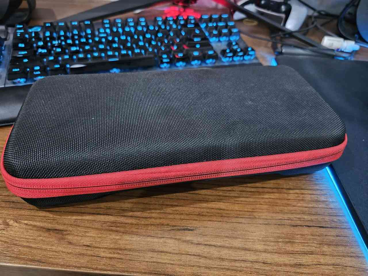 السلام عليكم rog ally z1 extreme 512
نظيف كلش وياه جنطة وكڤر spigen ولزگة شاشة
غراضة كاملة(الشاحنة 100 واط) 
600 الف
***********

شكرا ادمن
