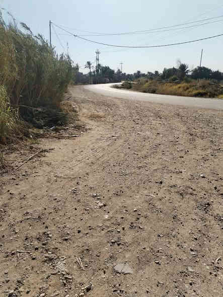 أرض زراعيه للبيع١٤ دونم قانون ١١٧توجود خدمات تبليط ومدرسه ومي أساله و سقي كهرباء و مولد سحب مع دار سكن للستفسار *********** /***********
